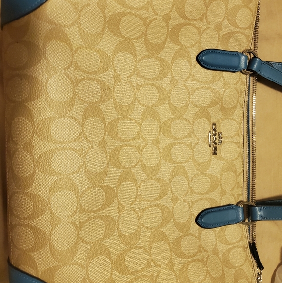 Coach - Picture 1 of 2